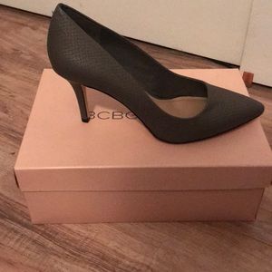 BcbGeneration  gray snakeskin heels size 7.5